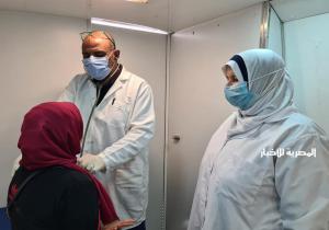 الكشف على ١٣٠٣ مواطن خلال قافلة طبية مجانية بقرية زمزم بشبراخيت