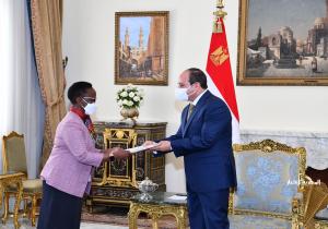 الرئيس السيسي يستقبل وزيرة خارجية تنزانيا ويشيد بالعلاقات بين البلدين