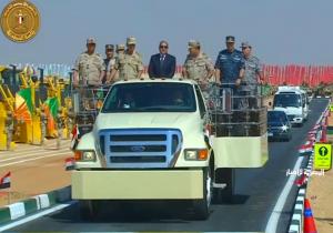 الرئيس السيسي يتفقد إجراءات تفتيش حرب الفرقة الرابعة المدرعة بالجيش الثالث الميداني