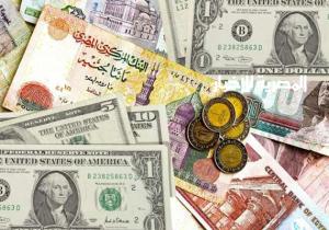 لأول مرة منذ عامين.. الدولار يتراجع لأقل من 17 جنيها مصريا