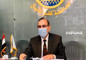 محافظ كفر الشيخ يشهد تسليم 10 عقود تقنين أراضي أملاك الدولة