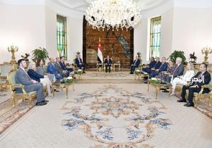 الرئيس السيسي يؤكد أهمية تكثيف الجهود للتوصل إلى حلول سياسية للأزمات القائمة
