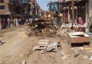 نائب محافظ القاهرة يتابع إزالة سوق طلخا بالزاوية الحمراء