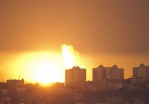 قصف اسرائيلي عنيف لقطاع غزة