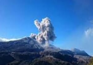 بركان نيفادو يغير نشاطه بكولومبيا ..وطوارئ بسبب انبعاثات الغازات