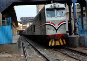 خروج عجلات إحدى عربات قطار عن القضبان بمحطة مصر.. والسكة الحديد تعتذر