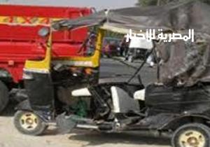 مصرع وإصابة 5 في تصادم سيارة وتوكتوك بكفر الشيخ