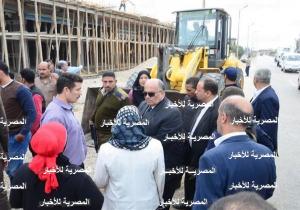 محافظ الدقهلية : إحالة 4 موظفين بميت غمر للنيابة بسبب مخالفات البناء