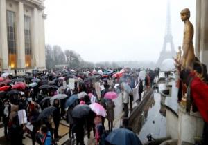 الآلاف يتظاهرون فى باريس ضد قانون التخصيب للعازبات والمثليات