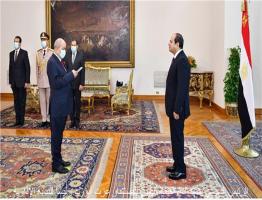 الرئيس السيسي يشهد حلف اليمين لرئيس النيابة الإدارية المستشار عزت أبوزيد