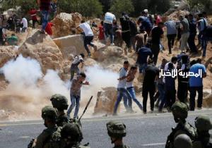 إصابة 12 فلسطينيًا بالمطاطي في مواجهات مع الاحتلال عند المدخل الشمالي للبيرة
