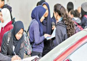 طلاب الثانوية العامة يؤكدون سهولة امتحان مادة اللغة العربية