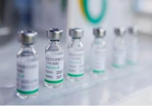 الصحة تؤكد: لا توجد رسوم لتقديم التطعيم بلقاحات كورونا فى المنازل