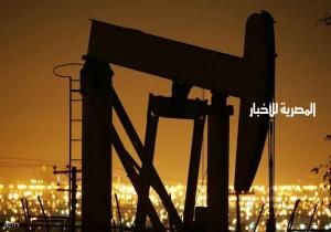 النفط يتجه لتسجيل أكبر خسارة أسبوعية منذ أكتوبر