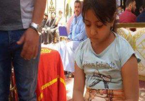 أصغر ناجية فى حادث المنيا: "أمى غطتنى بالشنطة والإرهابيين مشافونيش"