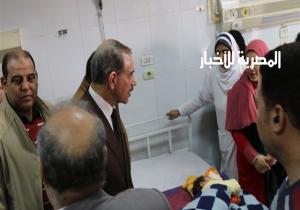 المحافظ لواء جمال نور الدين يزور الطفلة "شروق" وشقيقها ضحايا التعذيب بكفرالشيخ