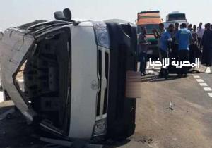 إصابة 12 مواطنا في انقلاب سيارة ميكروباص على طريق "ميت سلسيل - منية النصر"