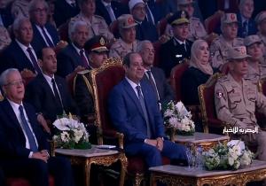 الرئيس السيسي يستمع لأبناء الشهداء حول تضحيات آبائهم ومصابي القوات المسلحة