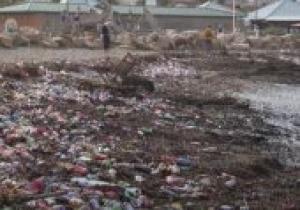 النفايات تغطي شواطئ مارسيليا بعد فيضانات اجتاحت المدينة