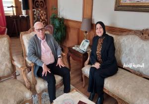 محافظ بورسعيد يبحث جهود «جمعية الريحان للمؤاخاة» في تقديم الرعاية للأسر الأولى بالرعاية