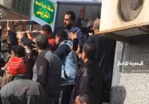 الآلاف يُشيعون جثمان الإعلامي وائل الإبراشي بمدينة شربين