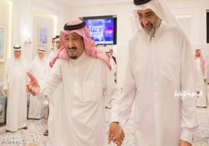 الملك سلمان يستقبل الشيخ عبدالله بن علي آل ثاني في طنجة