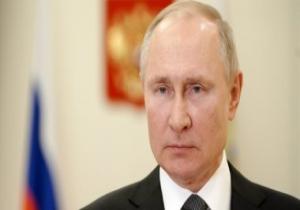 بوتين يلقى نظرة الوداع على جثمان وزير الطوارئ الروسى