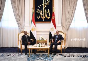 المتحدث الرئاسي ينشر صور لقاء الرئيس السيسي ورئيس مجلس السيادة الانتقالي السوداني