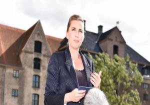 رئيسة وزراء الدنمارك تعلن عن تفاوض لمساعدة مربى حيوان المنك بعد إعلان إعدامه
