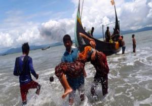 عشرات الروهينجا ينزلون فى جنوب بنجلاديش من سفينة تقطعت بها السبل