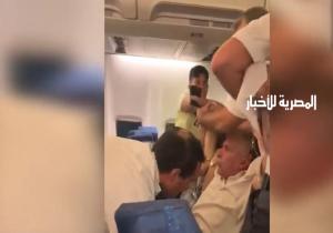 مصري يتعرض لضرب مبرح داخل طائرة رومانية والسلطات المصرية والمغربية تتدخل