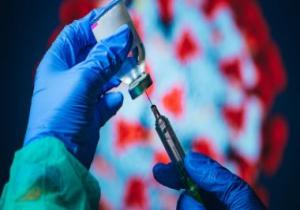 السويد تعلن وفاة امرأة بعد تطعيمها بلقاح أسترا زينيكا