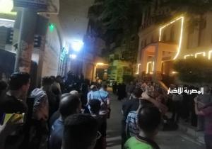 وصول جثمان «نيرة» طالبة جامعة المنصورة إلى مسجد الروضة بالمحلة لأداء صلاة الجنازة| صور