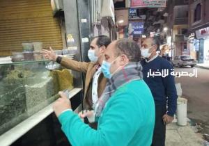 حملات ليلية وغلق المحلات والكافيهات المخالفة في دسوق