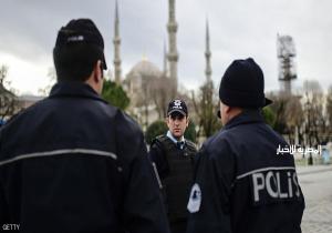 تركيا تعتقل محاميي الدفاع عن معلمين مضربين عن الطعام