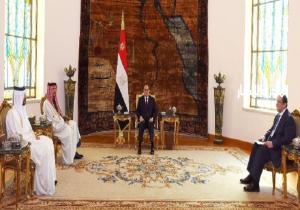 الرئيس السيسي ورئيس الوزراء القطري يستعرضان الجهود الرامية للتوصل لوقف لإطلاق النار بقطاع غزة