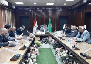 "الشيخ" يجتمع مع ممثلي العربية للتصنيع لبحث تطوير مقلب قمامة سندوب