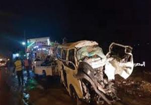 مصرع 18 شخصًا وإصابة 5 آخرين في حادث انقلاب سيارة ميكروباص بالطريق الصحراوي الشرقي