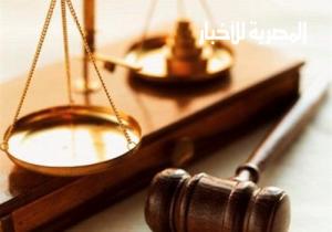 قضية جنائية بحق" مصري " في الكويت لسحبه موبايل زوجته بالقوة