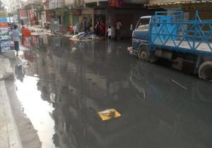 أهالي الفلكي بالإسكندرية يقطعون الطريق لغرق الشوارع بمياه الصرف 