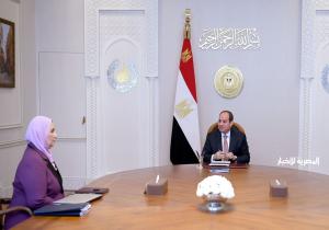 الرئيس السيسي يجتمع بوزيرة التضامن الاجتماعي لمناقشة المساعدات الإغاثية لغزة وجهود الهلال الأحمر المصري
