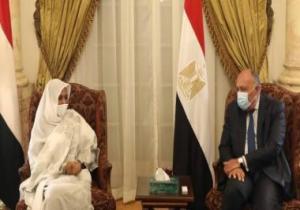 شكرى يستقبل وزيرة خارجية السودان فى قصر التحرير ومؤتمر صحفي بعد قليل
