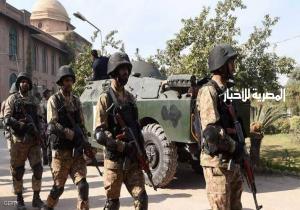 قتلى وجرحى من الجيش الباكستاني في هجوم انتحاري