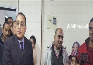 وزير الإسكان عن شقة "فتاة العربة": السجاد اتبهدل حرام كده