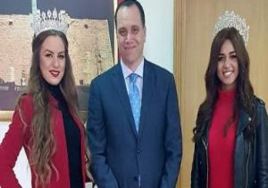 رئيس هيئة تنشيط السياحة يدعو ملكة جمال اليونان لتكون سفيرة مصر ببلادها
