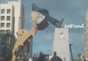 تحطم تمثال عبد المنعم رياض أثناء نقله في بورسعيد