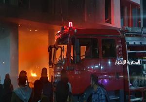 حريق هائل في 6 محلات للملابس الجاهزة والمكتبات بمنطقة مساكن الري بكفر الشيخ