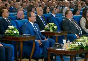 الرئيس يشاهد فيلمًا تسجيليًا عن واقع الاقتصاد المصري خلال مؤتمر «حكاية وطن»