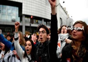 احتجاجات حاشدة بفرنسا على مشروع ماكرون