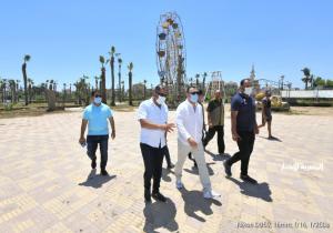الشيخ يتابع تنفيذ قرارغلق شواطئ مدينة جمصة